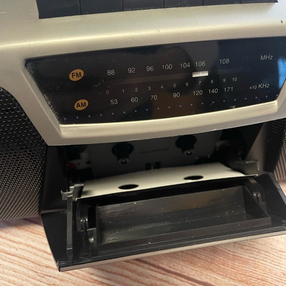 Centurion C839G Portable AM FM Stereo Radio Cassette Recorder Boombox AC DC - Picture 9 of 12